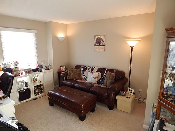 5th image of 6725 English Oak Dr