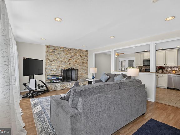 5th image of 1217 Mayfield Rd