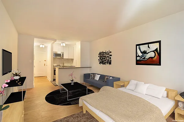 Rented by Corcoran | media 15