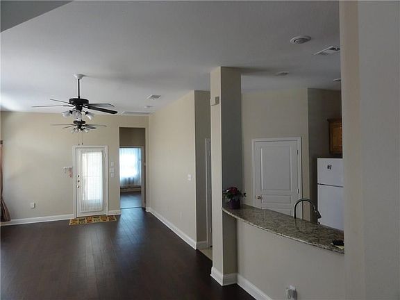 5th image of 11113 Elizabeth Ave