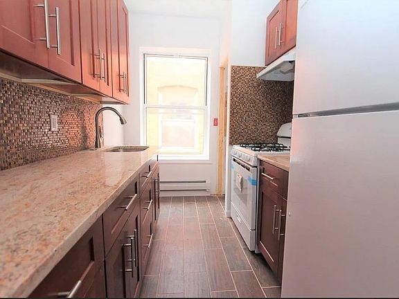 4th image of 18 Brighton Fourth Ter Unit 1F