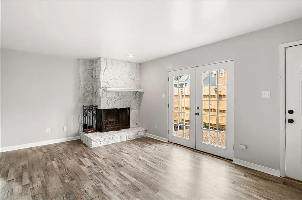 2 bed, 2.5 bath, 1222 sqft, $1,395 — Photo 4