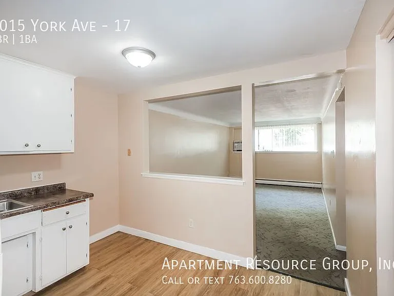 1015 York Ave #17 — Photo 7