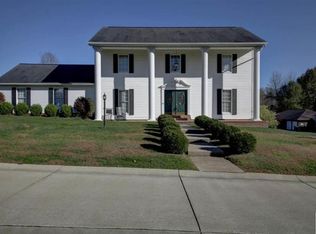 60 Sherwood Cir, Hurricane, WV 25526