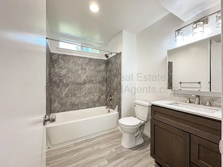 2306 D St — Photo 10