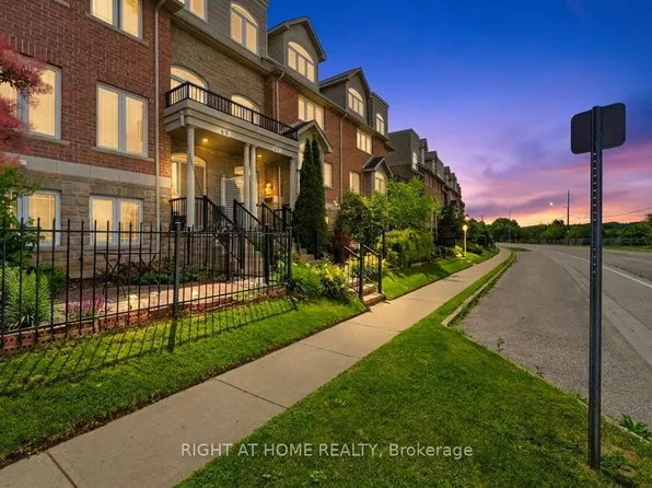 65 Wellington S, Cambridge, ON N1R 8N4