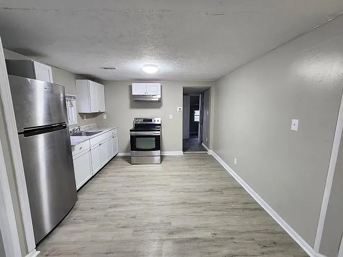 903 South Ave — Photo 1