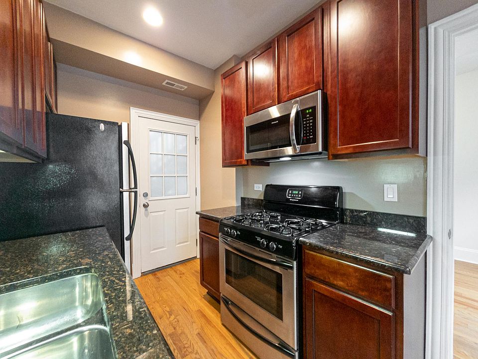 1st image of 5404 N Kenmore Ave APT 2W
