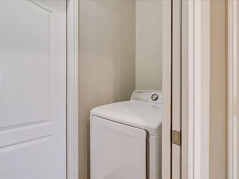 7610 Quartz Dr — Photo 40