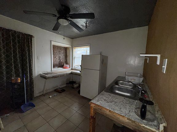 5th image of 18938 Moross Rd