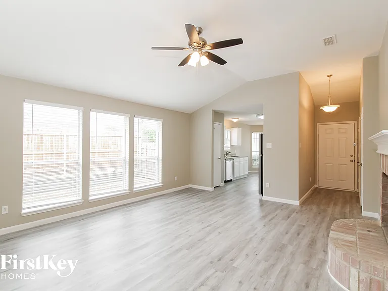 6413 Riverwater Trl — Photo 3
