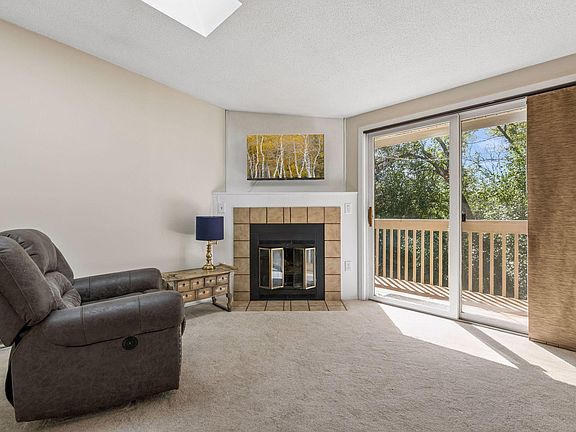 3rd image of 17587 Pond Cir