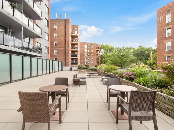 2727 Henry Hudson Parkway West image 28 of 30