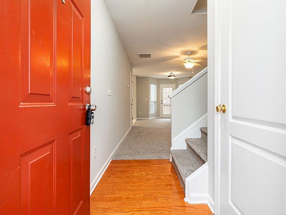 3rd image of 427 Red Coat Ln