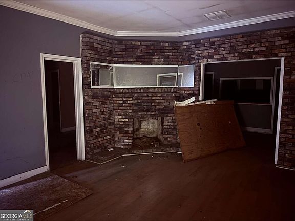 4th image of 859 Coleman St SW