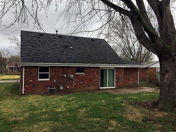 3rd image of 3143 Wyoming Dr