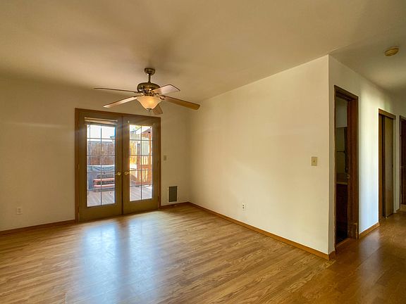 5th image of 1002 Campbell Ave