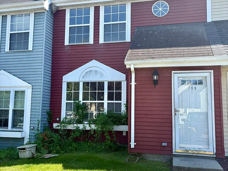 709 Lady Slipper Ct #709 — Photo 2