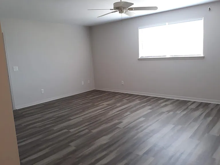 17324 Whitewater Ct — Photo 2
