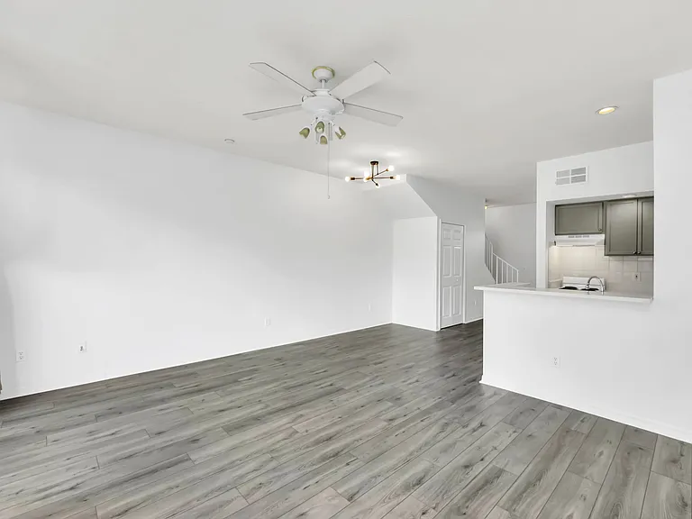 4505 Saint Georges Ct — Photo 6