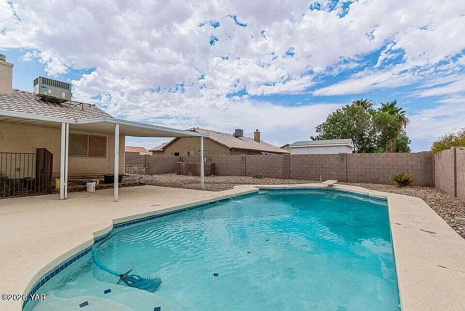 4 bed, 2.0 bath, 1962 sqft, $2,500 — Photo 4