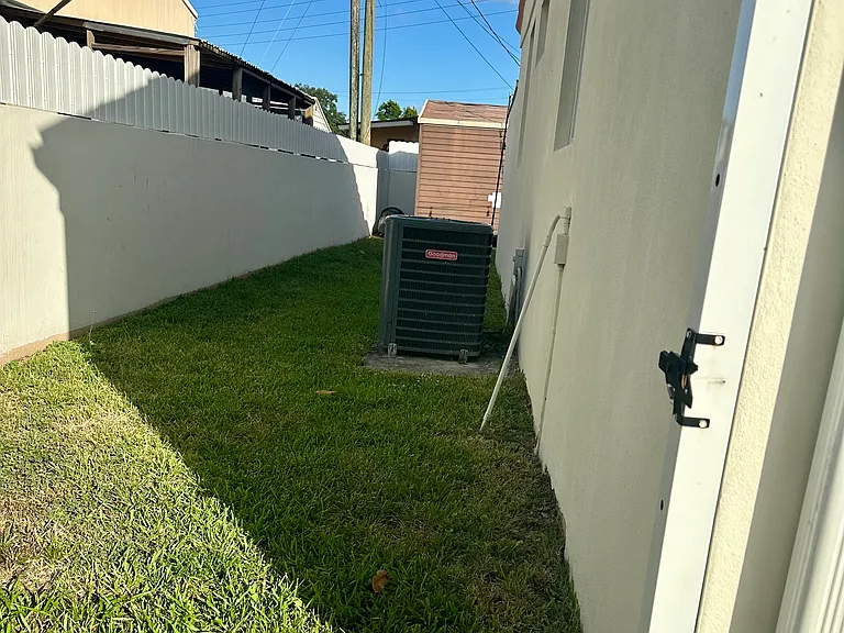 321 Tamiami Blvd — Photo 19
