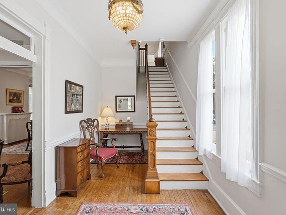5th image of 1518 Caroline St
