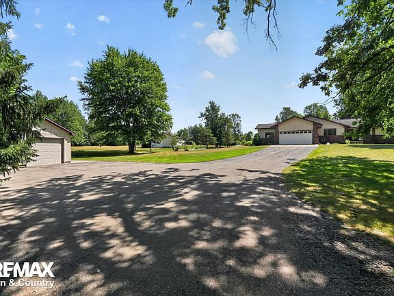 3rd image of 1070 N Morrish Rd