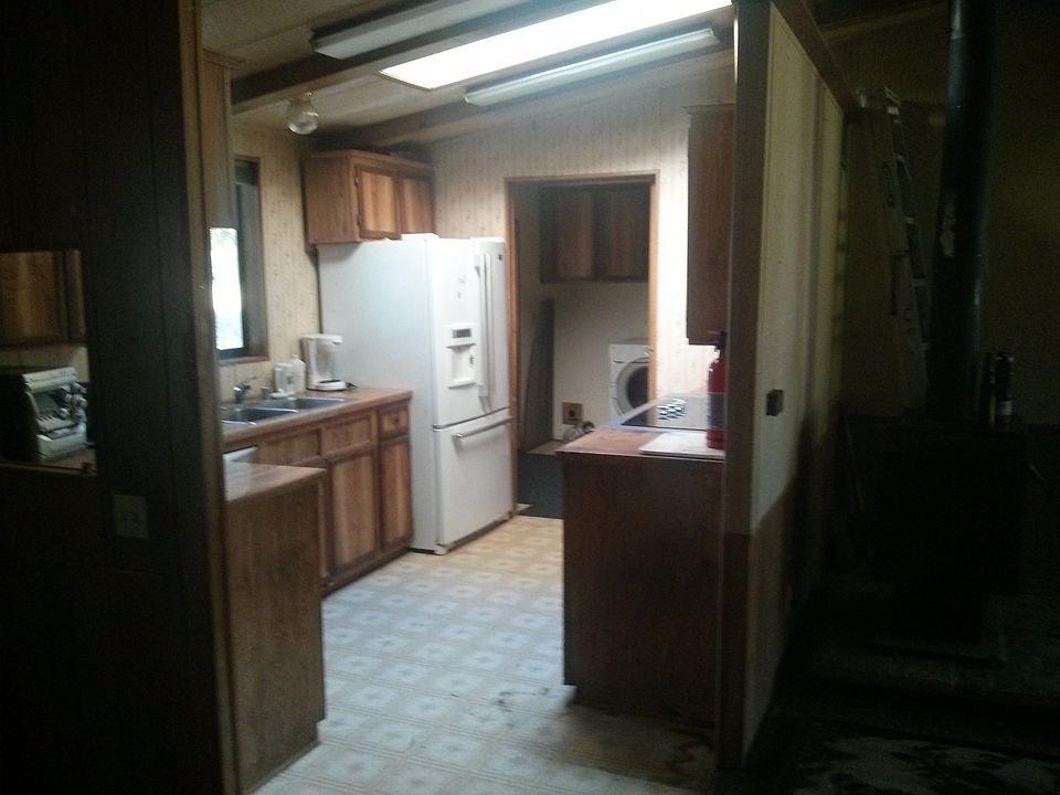 2nd image of 2621 S 138th St