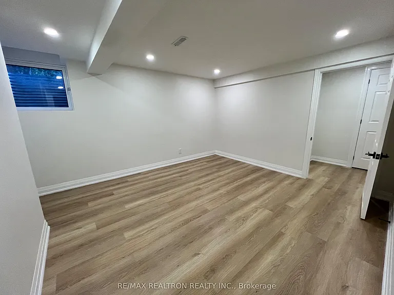 Trillium Dr — Photo 15