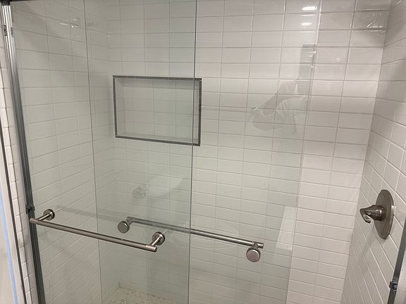 4th image of 281 S Madison Ave APT 101