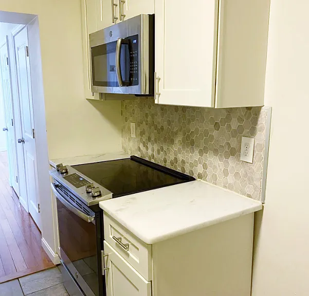 31 Chelsea St #2 — Photo 5