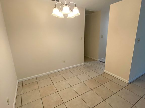 4th image of 222 Whetherbine Way W