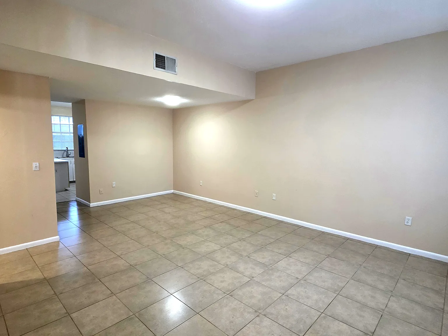 2 bed, 2.5 bath, 1544 sqft, $1,650 — Photo 3
