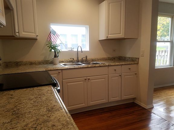 5th image of 17 Grinnell Ave