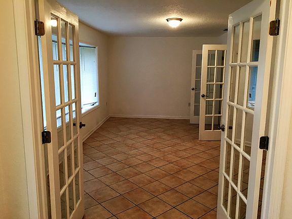3rd image of 2736 Scarwin Ln