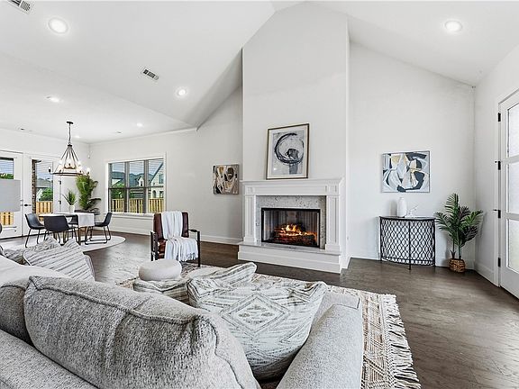 5th image of 6200 SW Luna Ln