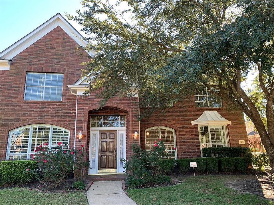 1st image of 19019 Appletree Hill Ln