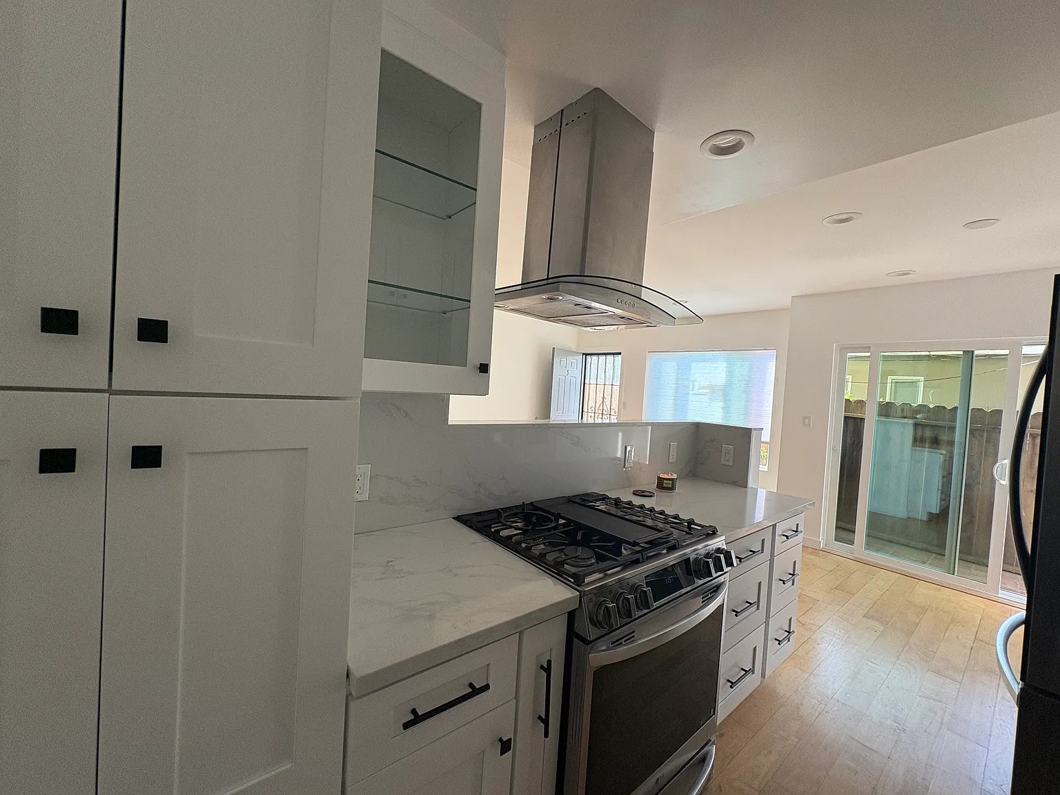 1950 Cloverfield Blvd — Photo 1