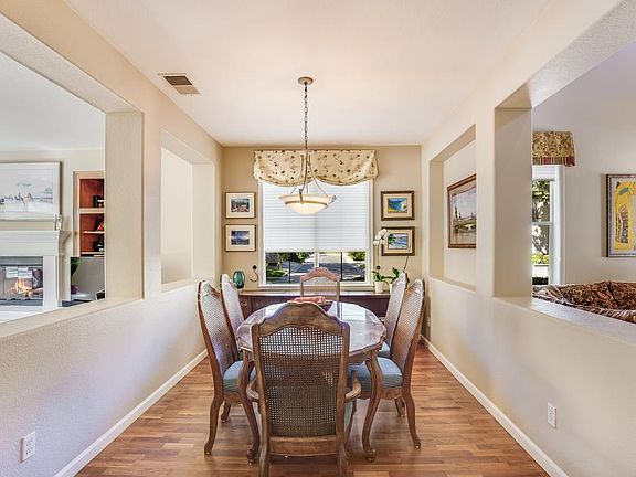 5th image of 5878 Pala Mesa Dr