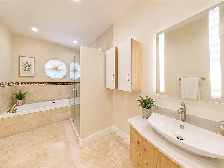 5751 SW 59th Pl #1 — Photo 7