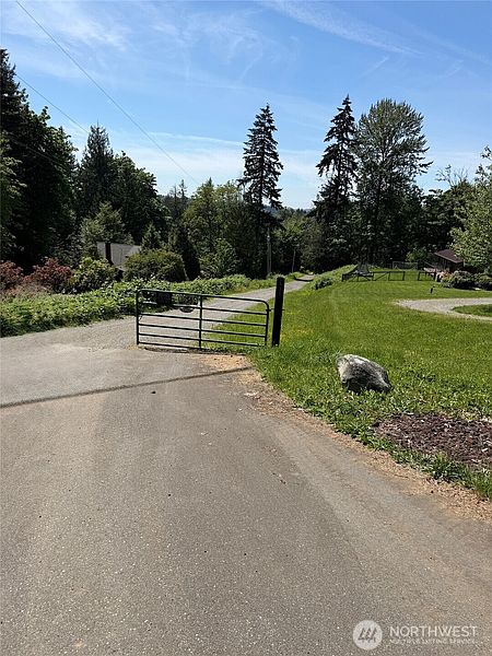 2nd image of 16345 Tiger Mountain Road SE