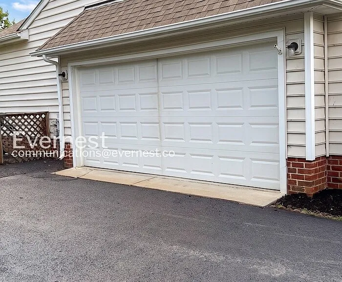 13901 Riverdowns North Ct — Photo 27