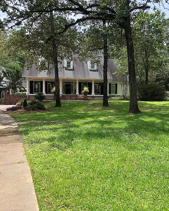 1st image of 1800 Pinehurst Dr