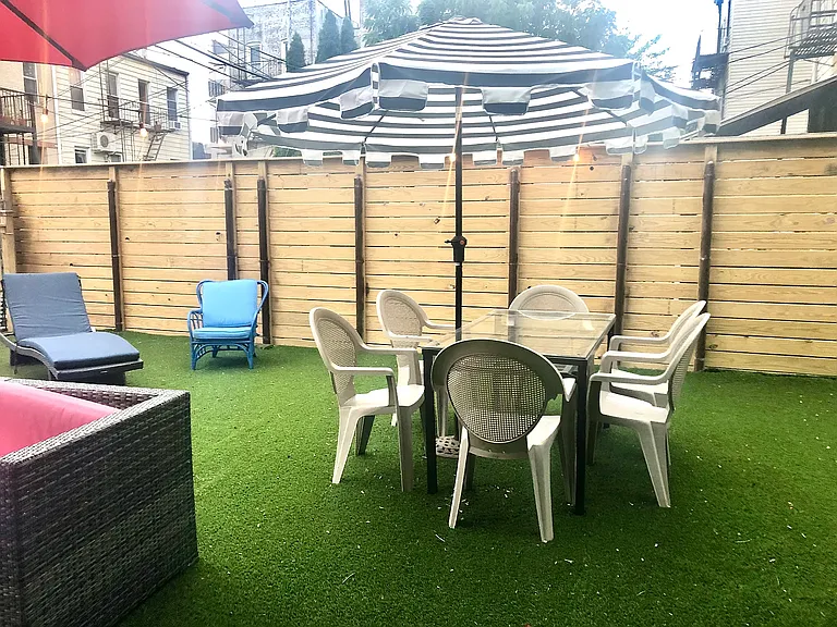 712 Leonard St #1 — Photo 3