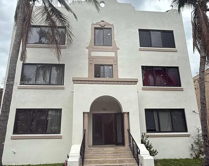 75 Glen Royal Pkwy #3 — Photo 1
