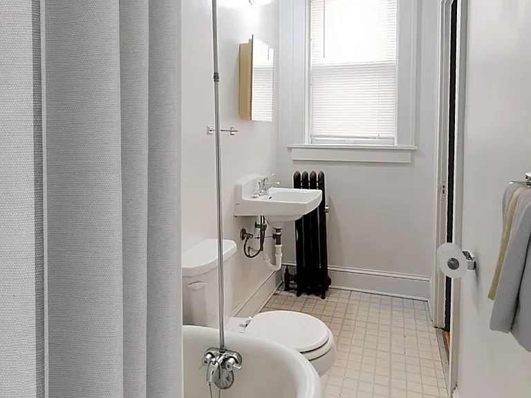Dayton Apartments — Photo 7