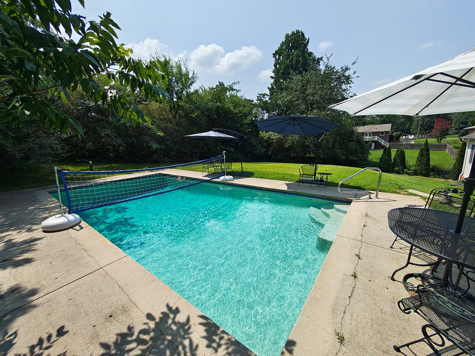 4 bed, 2279 sqft, $4,500 — Photo 1