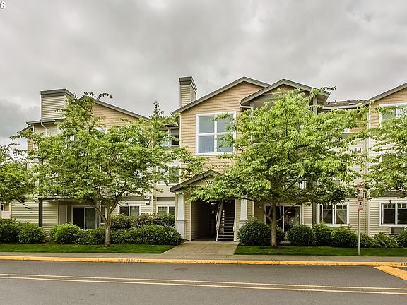 3rd image of 770 NW 185th Ave #105