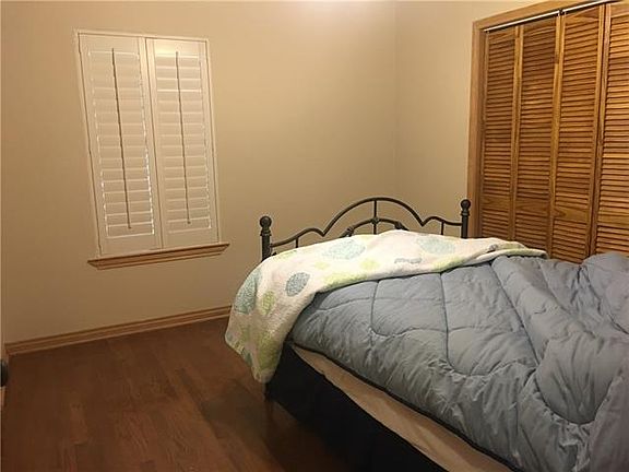 2nd image of 1517 Hiawatha Way